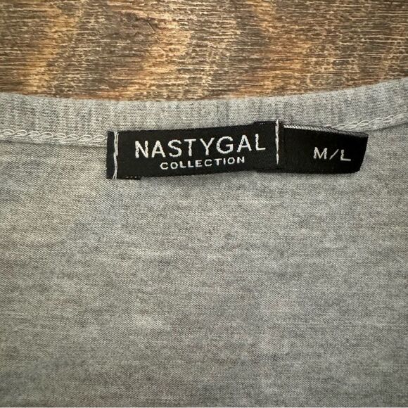 Nasty Gal Gray Oversized V-Neck Cuff Short Sleeve T-shirt Women’s Medium Large - Picture 6 of 6